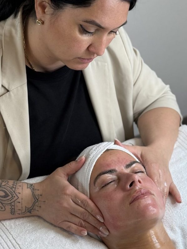 Hochwertige Kosmetikbehandlung und Treatment von MCOS Giessen